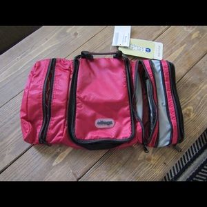 Travel toiletries bag